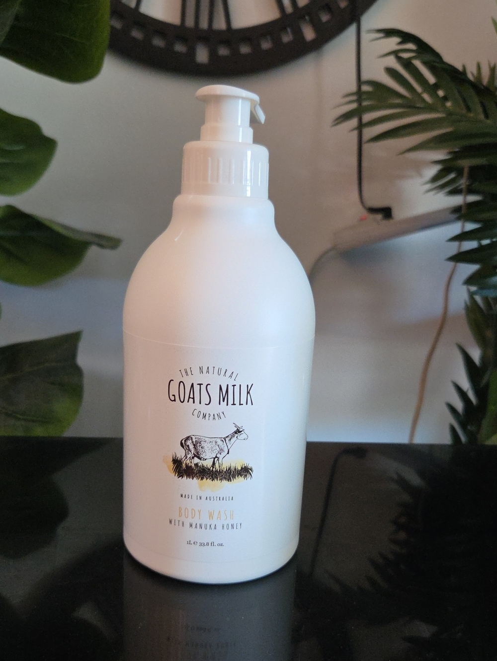 White Body Wash with Manuka Honey - Gentle Hydrating Formula